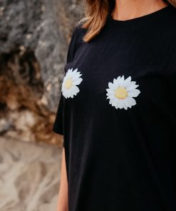 → Kleid - Daisy | Sonnenblume T-Shirt Kleid | Nachhaltige & vegane Fair Fashion Mode | T-Shirt Kleid aus 100% Bio-Baumwolle. Jetzt sichern. ←