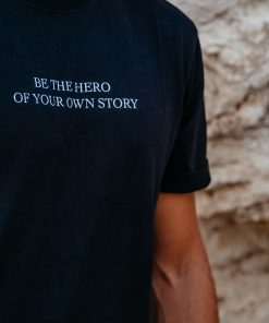 → Shirt - Be the HERO | Held T-Shirt | Nachhaltige & vegane Fair Fashion Mode für Männer | Shirt aus 100% Bio-Baumwolle. Jetzt sichern. ←