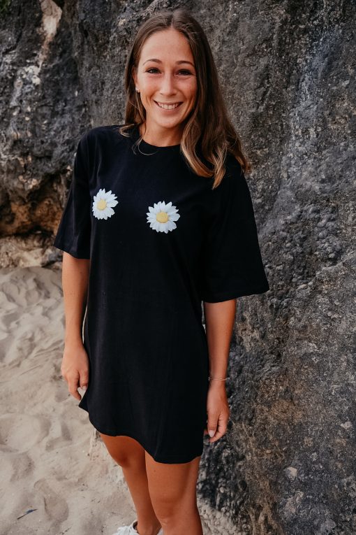 → Kleid - Daisy | Sonnenblume T-Shirt Kleid | Nachhaltige & vegane Fair Fashion Mode | T-Shirt Kleid aus 100% Bio-Baumwolle. Jetzt sichern. ←