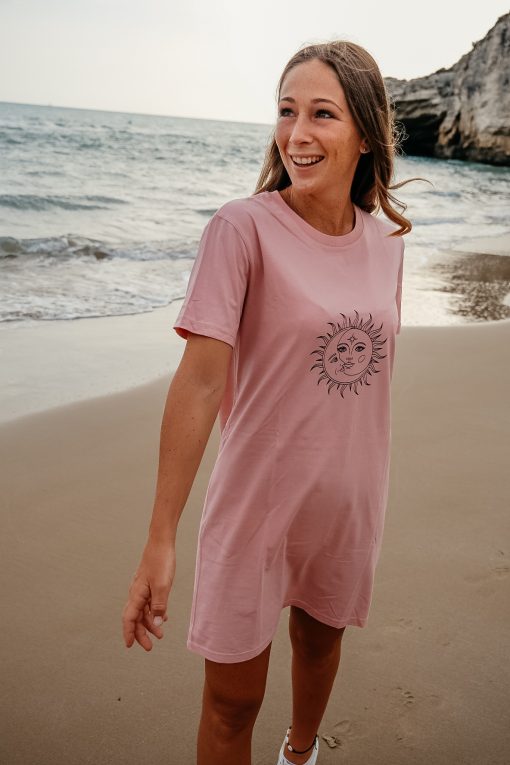 → Kleid - Sun & Moon | Boho Mode Sonne & Mond | Nachhaltige & vegane Fair Fashion | T-Shirt Kleid aus 100% Bio-Baumwolle. Jetzt sichern. ←