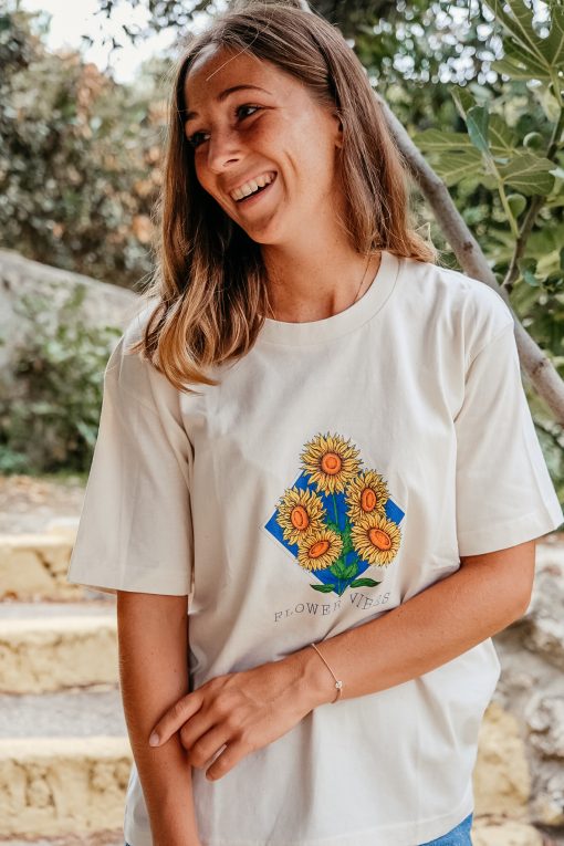 → T-Shirt - Flower Vibes | Sonnenblume Shirt | Nachhaltige & vegane Fair Fashion Mode | T-Shirt aus 100% Bio-Baumwolle. Jetzt sichern. ←
