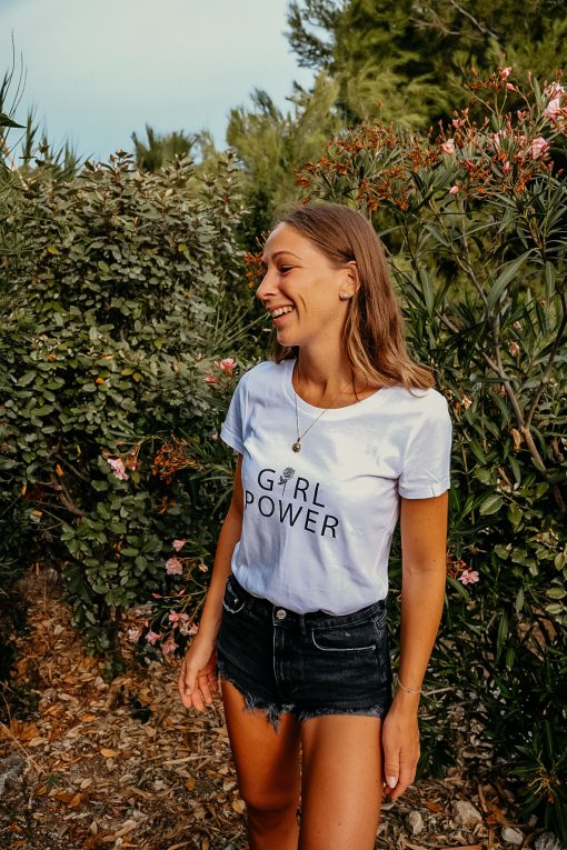 → Shirt - Girl Power | Frauenpower | Starke Frauen | Nachhaltig vegane Fair Fashion Mode für Frauen | 100% Bio-Baumwolle. Jetzt sichern.←