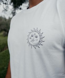 → Shirt - Sun & Moon | Boho Bohemian Sonne Mond | Nachhaltige & vegane Fair Fashion Mode | Shirt aus 100% Bio-Baumwolle. Jetzt sichern. ←